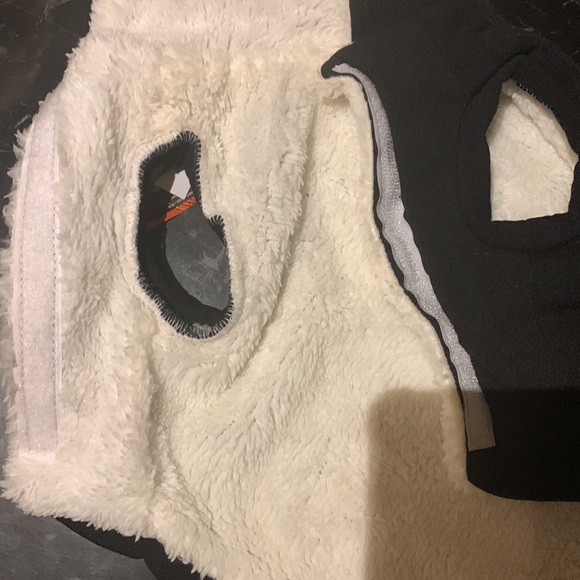 Little Boo size medium dog jacket/hoodie - Picture 6 of 6